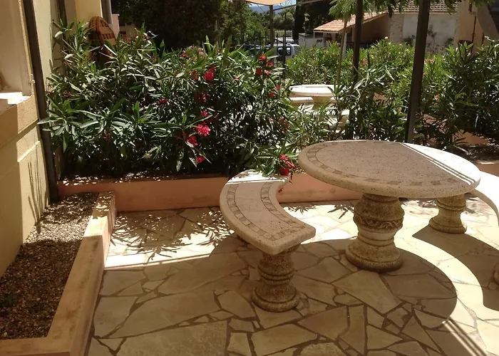 Marsanne For 2 And 2 People In The Heart Of The Vineyard